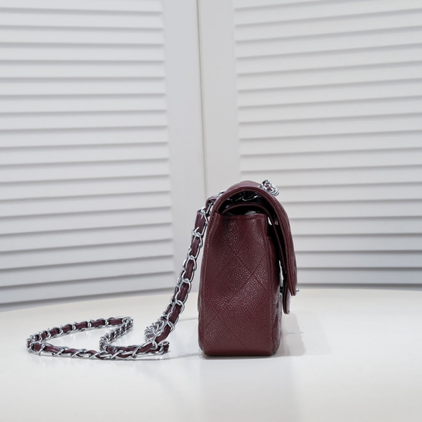 シャネルバッグ背面デザイン